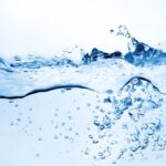 Κερί σόγιας Aqua. Ένα δροσερό, αρρενωπό και μεθυστικό άρωμα που ξυπνά τις αισθήσεις.