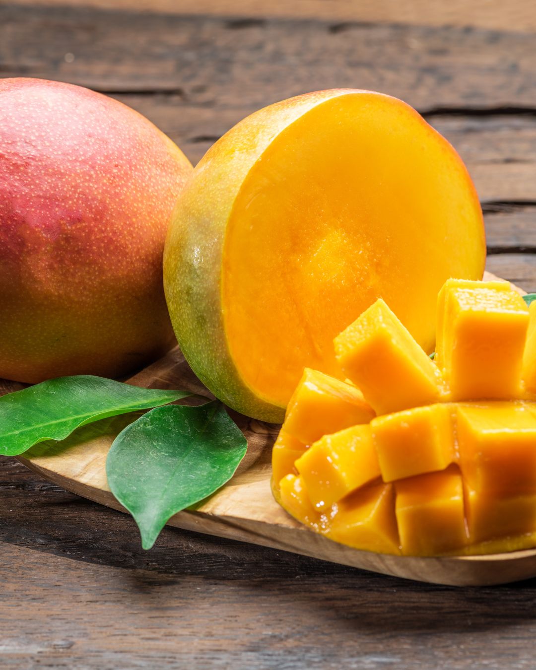 mango Κερί Σόγιας με άρωμα Μάνγκο. Ένα εξωτικό άρωμα γεμάτο γλυκιά ένταση, το μάνγκο ξυπνά τις αισθήσεις με την τροπική του φρεσκάδα.