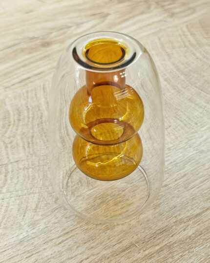 Δοχείο από γυαλί για reed diffuser, ιδανικό για δημιουργία της δικής σου αρωματικής σύνθεσης. Μπορεί να συνδυαστεί με διαφορετικά στικ και αρώματα, ανάλογα με το ύφος που θέλεις να δώσεις στον χώρο σου.