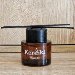 Αρωματικό χώρου με sticks, 100ml ιδανικό για να χαρίζει σταθερό και διακριτικό άρωμα σε κάθε δωμάτιο. Κομψό, πρακτικό και διαθέσιμο σε μεγάλη ποικιλία αρωμάτων.